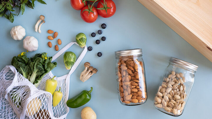 Obst und Gemuese, Nuesse in Dosen, unverpackt, nachhaltig
